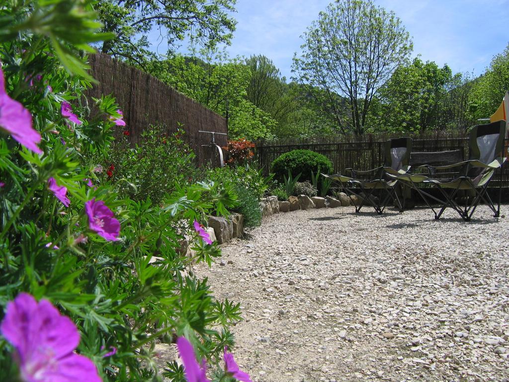Auberge De Trente Pas Saint-Ferreol-Trente-Pas Exterior photo